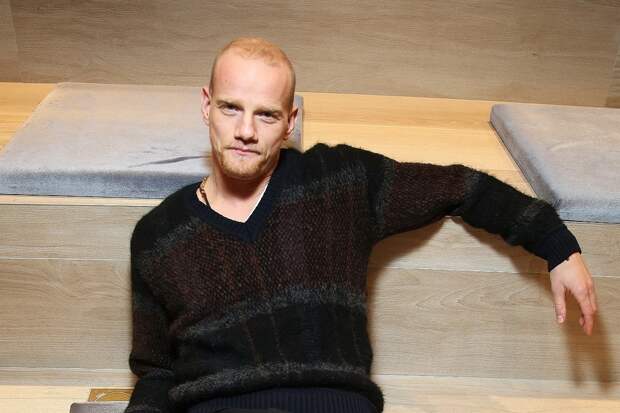 «Пытаюсь распределить»: Юрий Колокольников раскрыл, как совмещает съемки в России и в Голливуде