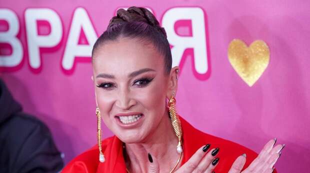 Бузова вспомнила, как приезжала покормить Киркорова своей домашней едой