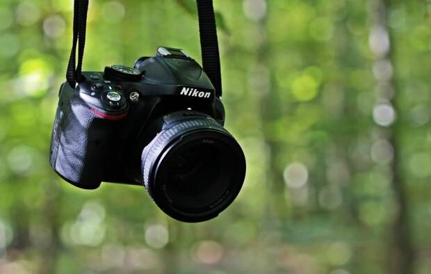 slr-camera-3739242_1280-1024x651 alt