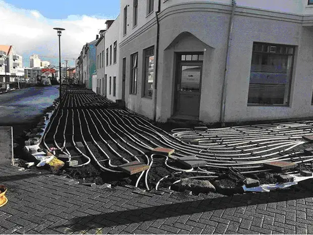 Как устроены тротуары с подогревом в Исландии