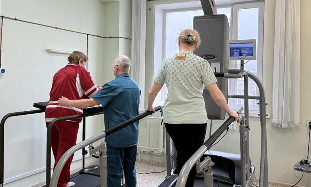 В реабилитационном отделении Архангельской областной больницы ежегодно восстанавливаются около 900 человек