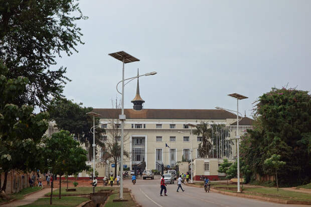 Великобритания внесла в санкционный список спикера парламента Уганды Аниту Амонг