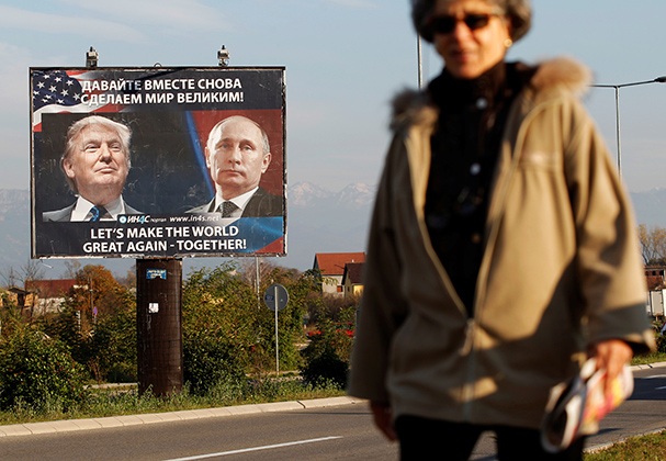 Билборд с портретами Владимира Путина и Дональда Трампа в Черногории. 16 ноября 2016 года
