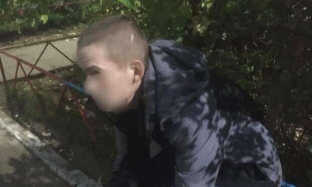 В Архангельске на территории детского сада задержали неадекватного мужчину с отвёрткой