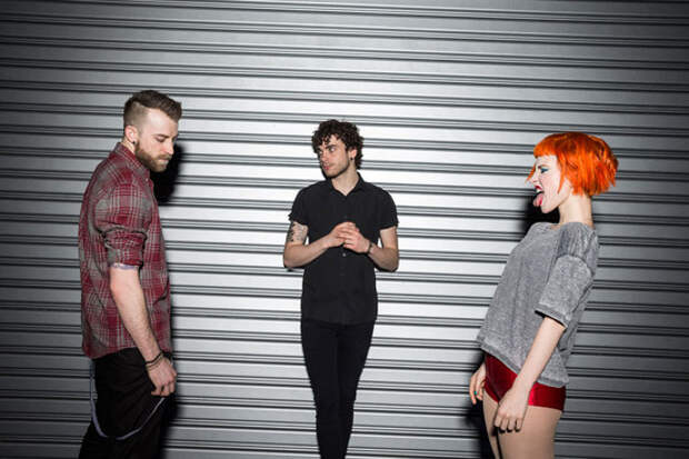 Paramore paid tribute to Robin Williams with a performance of their song 'Last Hope'.