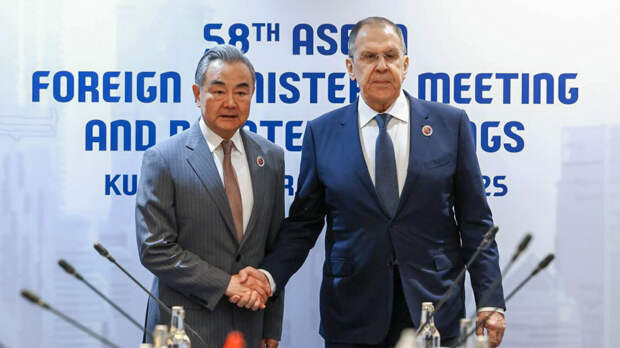 Лавров: непростая ситуация в мире требует постоянного диалога России и КНР