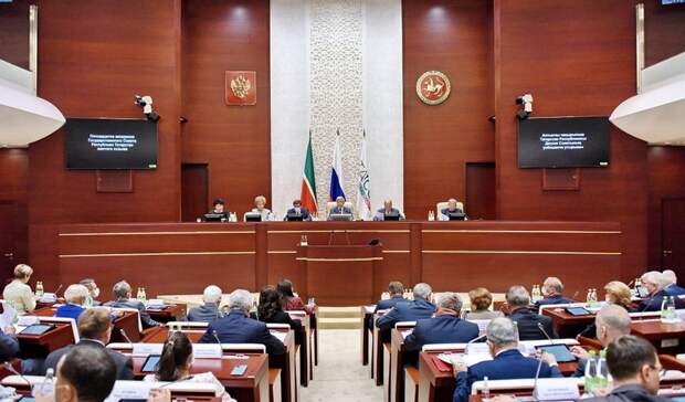 Почин дня: в Татарстане предложили переименовать президента республики в "раиса"
