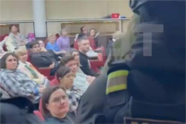 Молящаяся за Зеленского секта в российском городе попала на видео