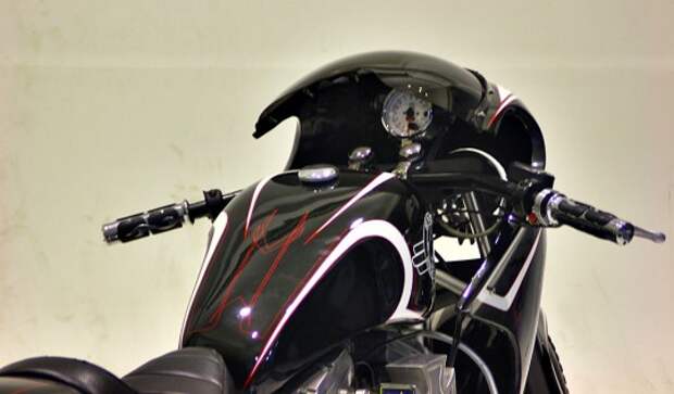 82 Кастом Харлей Dyna FXR от Studio Motor