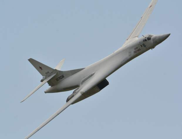 Форсаж "Белого лебедя": Ту-160 подошёл незамеченным к границе США - рассказ генерала