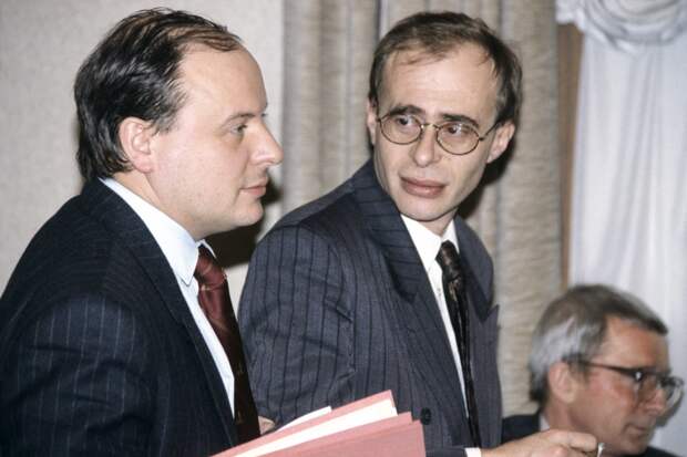 «Закулисное лобби» Вместе с демократией в СССР проникли масоны. Как они вербовали сторонников и лезли в политику?