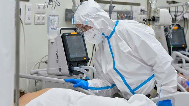 О симптомах новых штаммов коронавируса рассказал врач-инфекционист