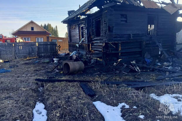 В Кировской области ребенок жег щепки и устроил пожар