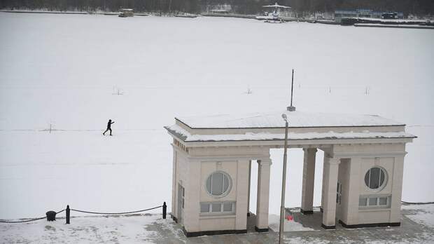 Уровень погодной опасности повысили до «оранжевого» из-за снегопада в Москве