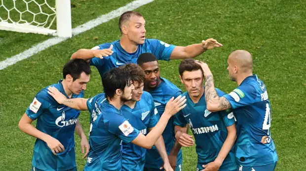 «Зенит» сыграет с «Локомотивом» в матче за Суперкубок России