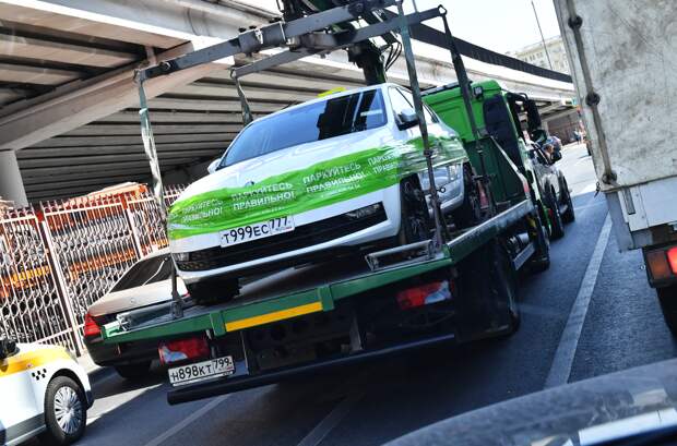 В правительстве не поддержали законопроект об информировании водителей об эвакуации их авто