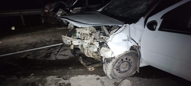 На трассе под Судаком столкнулись две иномарки