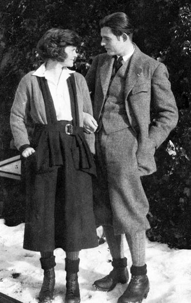 Хемингуэй и Хедли в 1922 году.