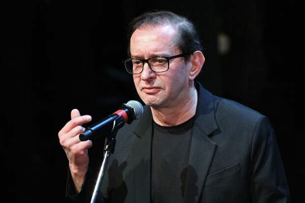 Хабенский почтил память ректора Школы-студии МХАТ Золотовицкого