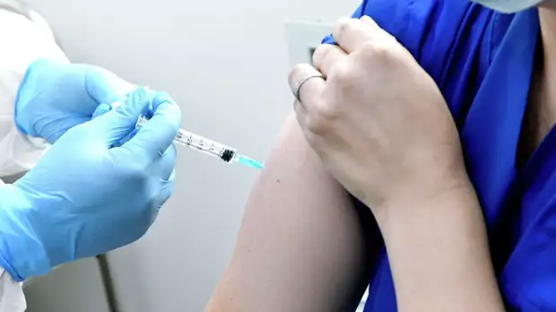 Еврокомиссар оценил планы по введению «паспортов вакцинации» в ЕС