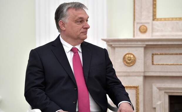 Песков оценил визит Орбана в Киев словами «умеет отстаивать интересы страны»