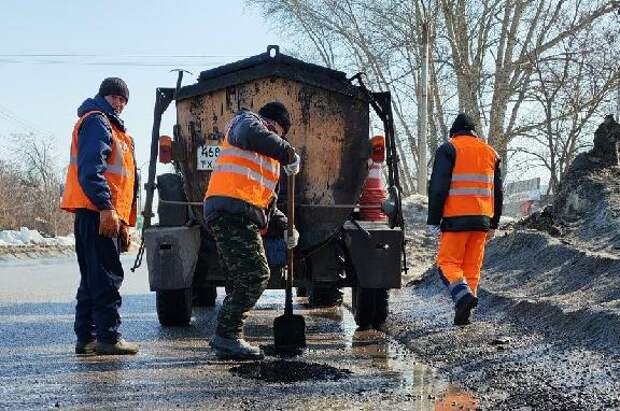 В Тамбове проводят ямочный ремонт дорог
