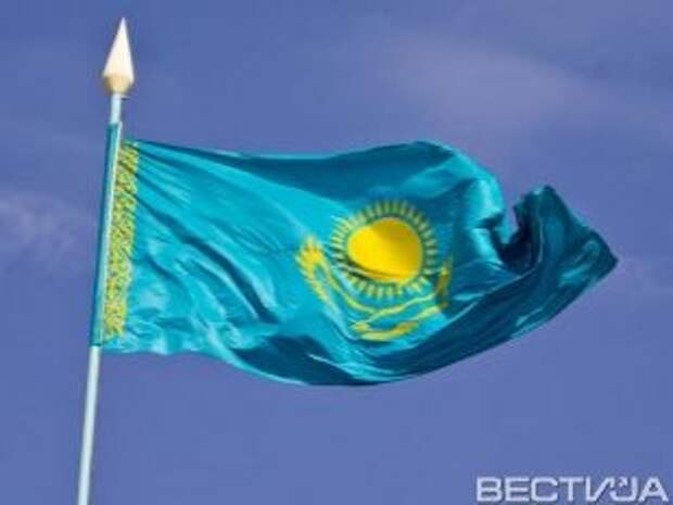 В Казахстане провели акцию «Отошли учебник истории Путину»