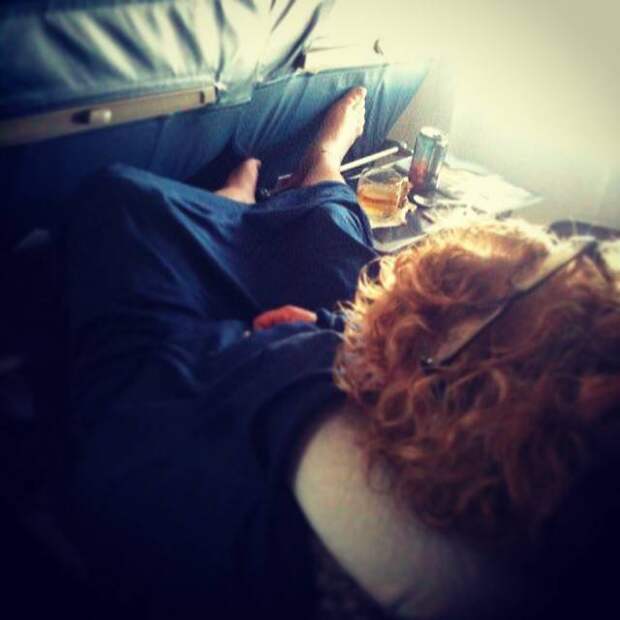 PassengerShaming04 Бывшая стюардесса выкладывает фотографии самых отвратительных пассажиров самолётов