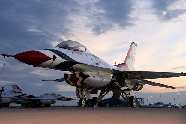 Польша начнет обучать украинских пилотов на F-16