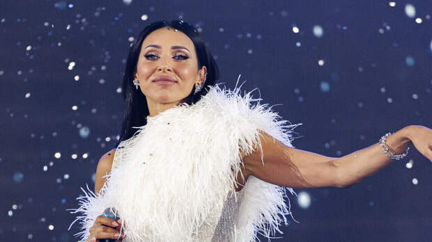 Алсу поздравила оскандалившуюся дочь с 18-летием: «Я тобой горжусь»