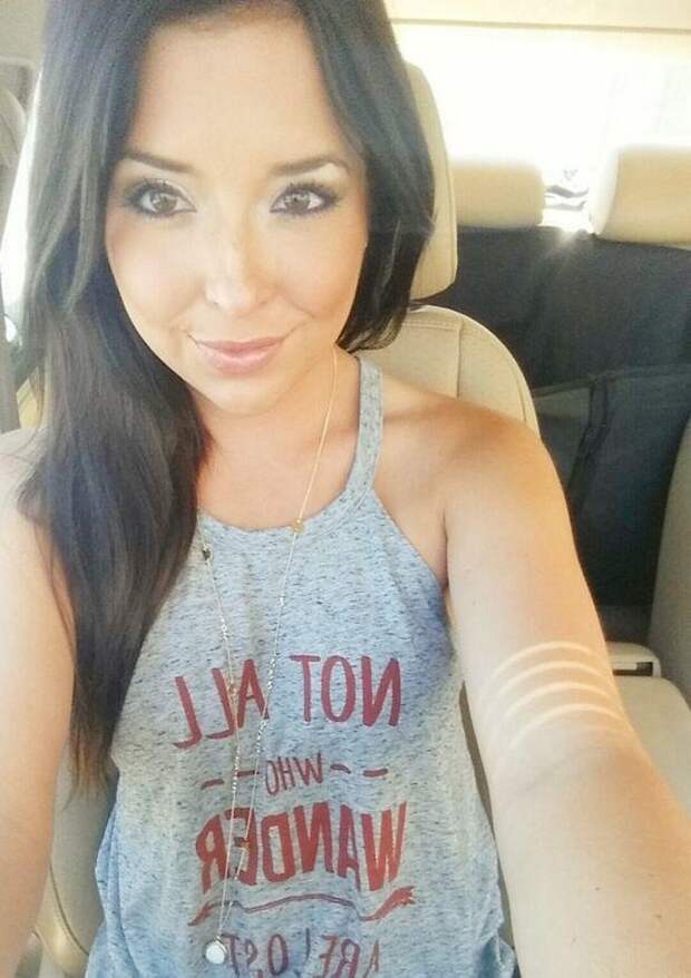 Ride along with the hottest car selfies (32 Photos) Ride along with the hottest car selfies (32 Photos)