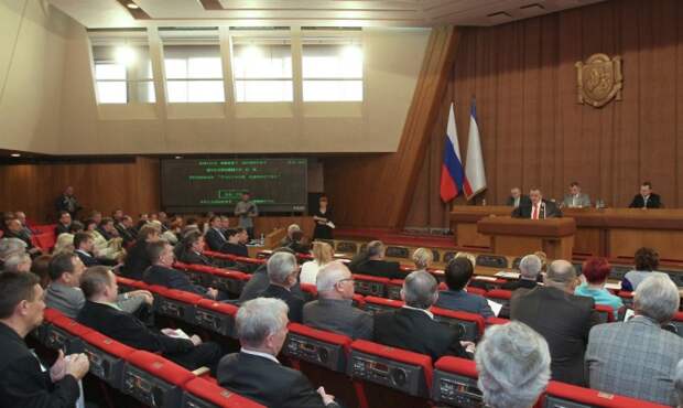 При отборе кандидатов в госсовет Крыма учли интересы всех партий