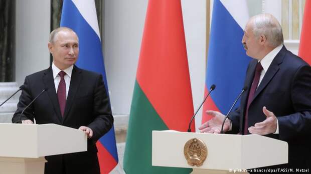 Владимир Путин и Александр Лукашенко (19 июня 2018 год) Владимир Путин и Александр Лукашенко (19 июня 2018 год)