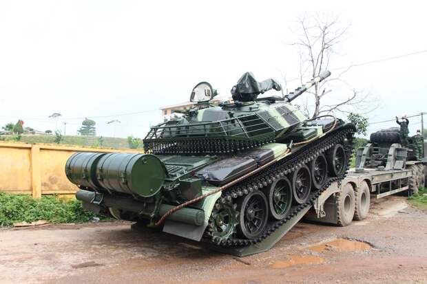 Танки Т-55 прошли модернизацию. Бревно на месте