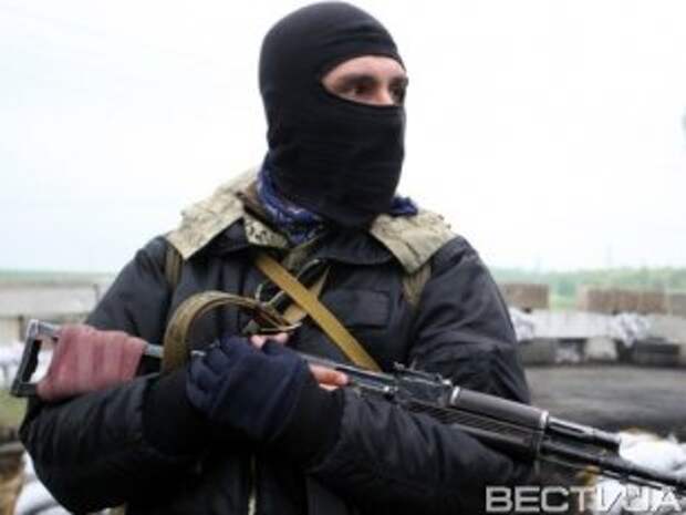 Террористы обстреляли луганский аэродром из танков и «Градов»