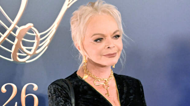 «Удивляешь и радуешь»: Лариса Долина обратилась к Валерии в ее день рождения