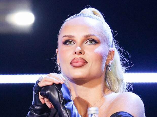 Певица Ханна записала песню "Потеряла голову" на китайском языке