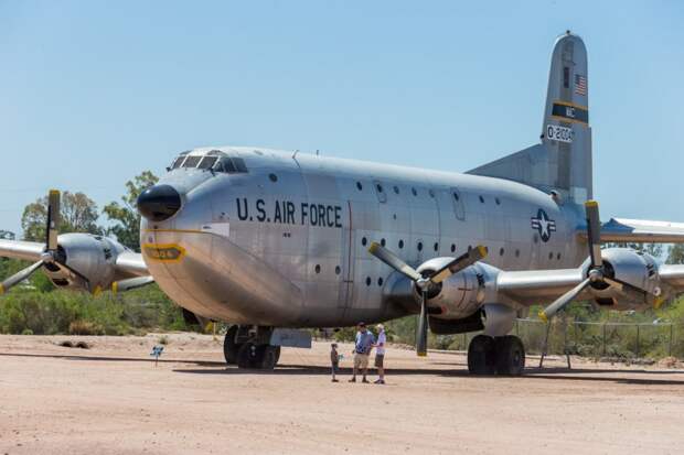 Военно-транспортный самолёт C-124 Globemaster II Военно-транспортный самолёт C-124 Globemaster II