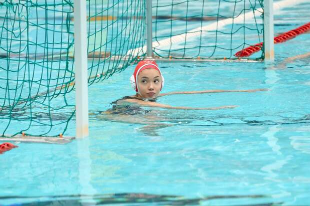 Две победы на своей площадке одержали ватерполистки «Буревестника»