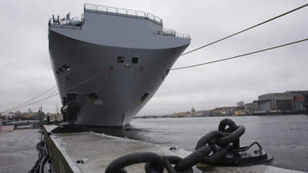 Французский военный корабль-вертолетоносец класса Мистраль. Архивное фото Французский военный корабль-вертолетоносец класса Мистраль. Архивное фото