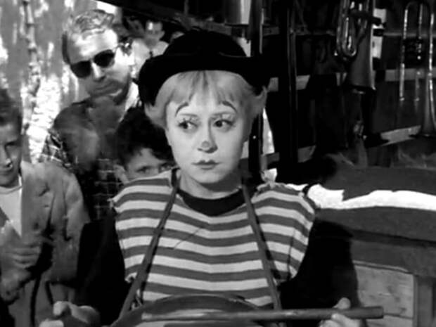 Джульетта Мазина в фильме *Дорога*, 1954 | Фото: kino-teatr.ru