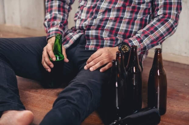 Врач Фимкин заявил, что весной растет число людей с алкогольными психозами