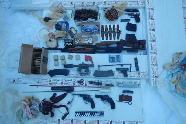 В Тамбове выявили подпольный арсенал с оружием, детонаторами и гранатами