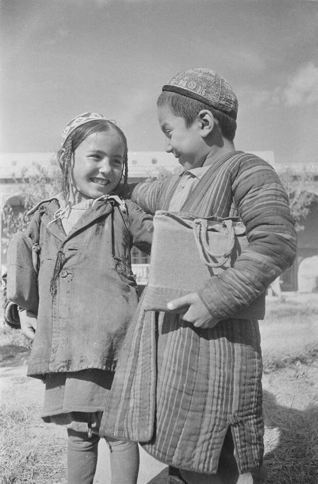 Таджикистан. Школьники