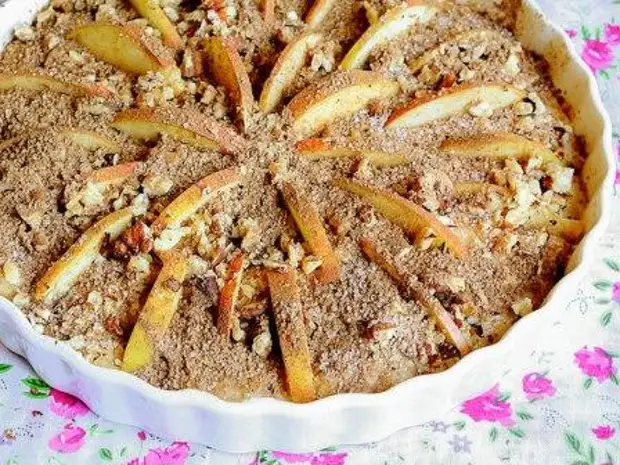 Пирог сметанный с яблоками и корицей