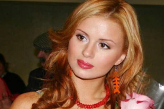 anna-semenovich-vyihodit-zamuzh