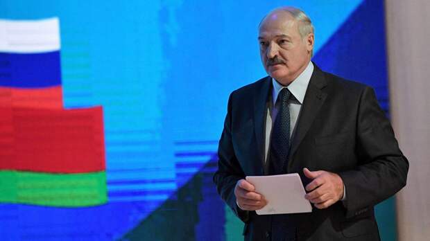 Лукашенко заявил о начале передачи полномочий президента Белоруссии