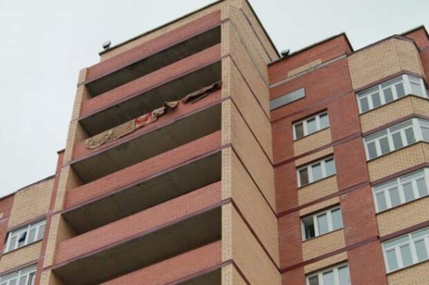 На балконе. Фельдшер — о том, как уговорить самоубийцу не прыгать вниз Байки врача, Дмитрий Беляков, фельдшер СП