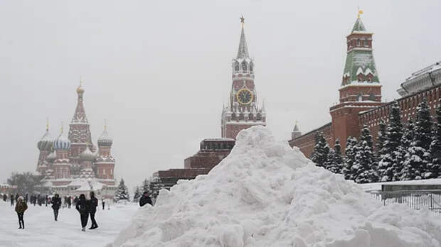 Леус: столичные сугробы вряд ли растопятся до апреля
