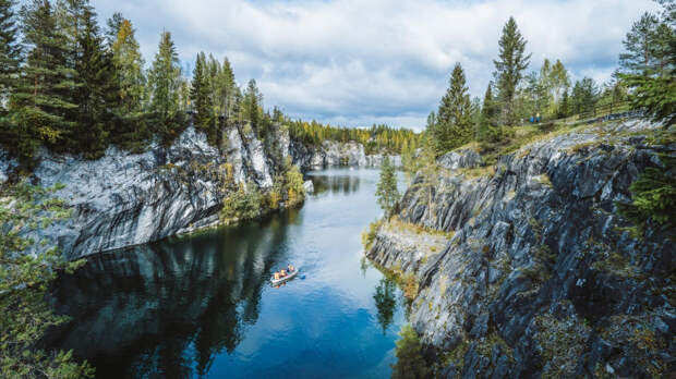 Рускеала: туристическая мекка на месте древнего мраморного каньона